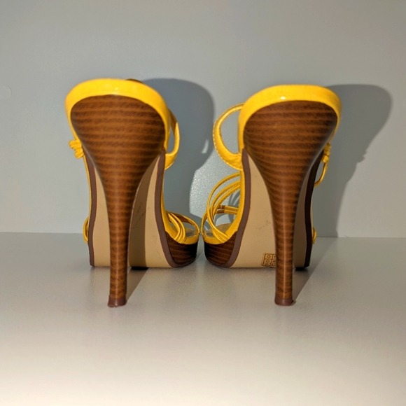 Yellow Spring Stilettos Size 10 - Picture 3 of 4